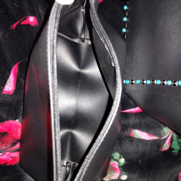 Two piece set black leather tote with long adjustable strap and large makeup bag - Picture 7 of 7